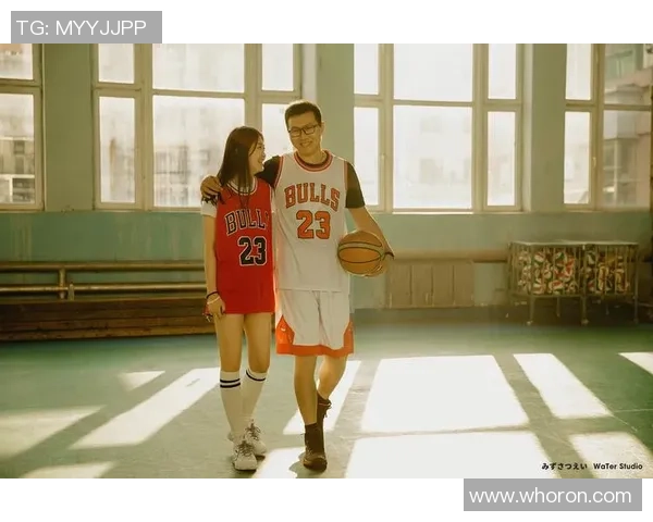 打篮球的男生通常喜欢什么样的女生以及她们的共同特点分析